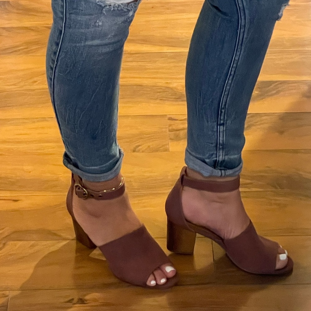 Style & Co Priyaaf Block Heel Sandal, Sz 6.